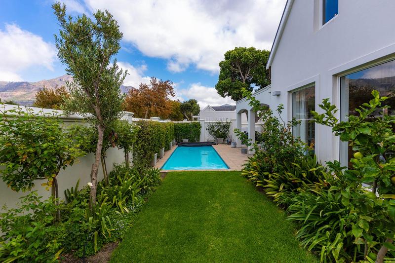 To Let 4 Bedroom Property for Rent in Steenberg Estate Western Cape